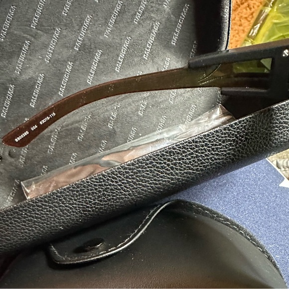 Balenciaga Unlimited Round Sunglasses - Picture 7 of 16